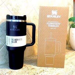 Stanley Black Quencher H2.0  40 oz Tumbler. Brand new is box